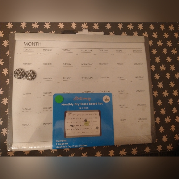 Dry erase calendar - Picture 3 of 4